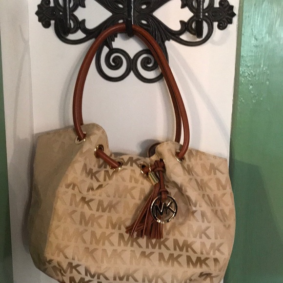 Michael Kors Handbags - Micheal Kors purse